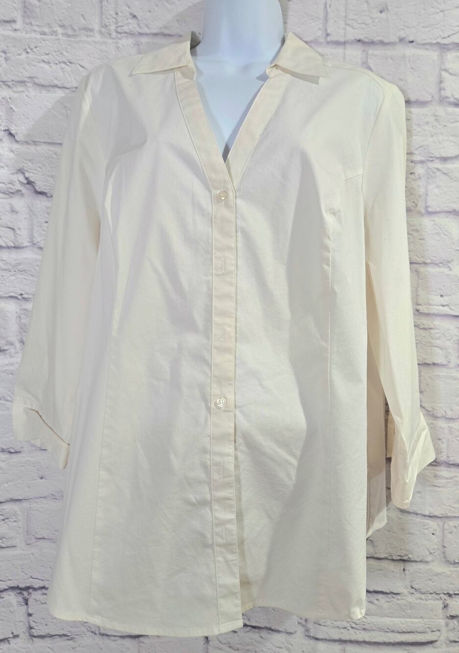 Lane Bryant White V Neck Collard Button Up Top 20 Lightweight